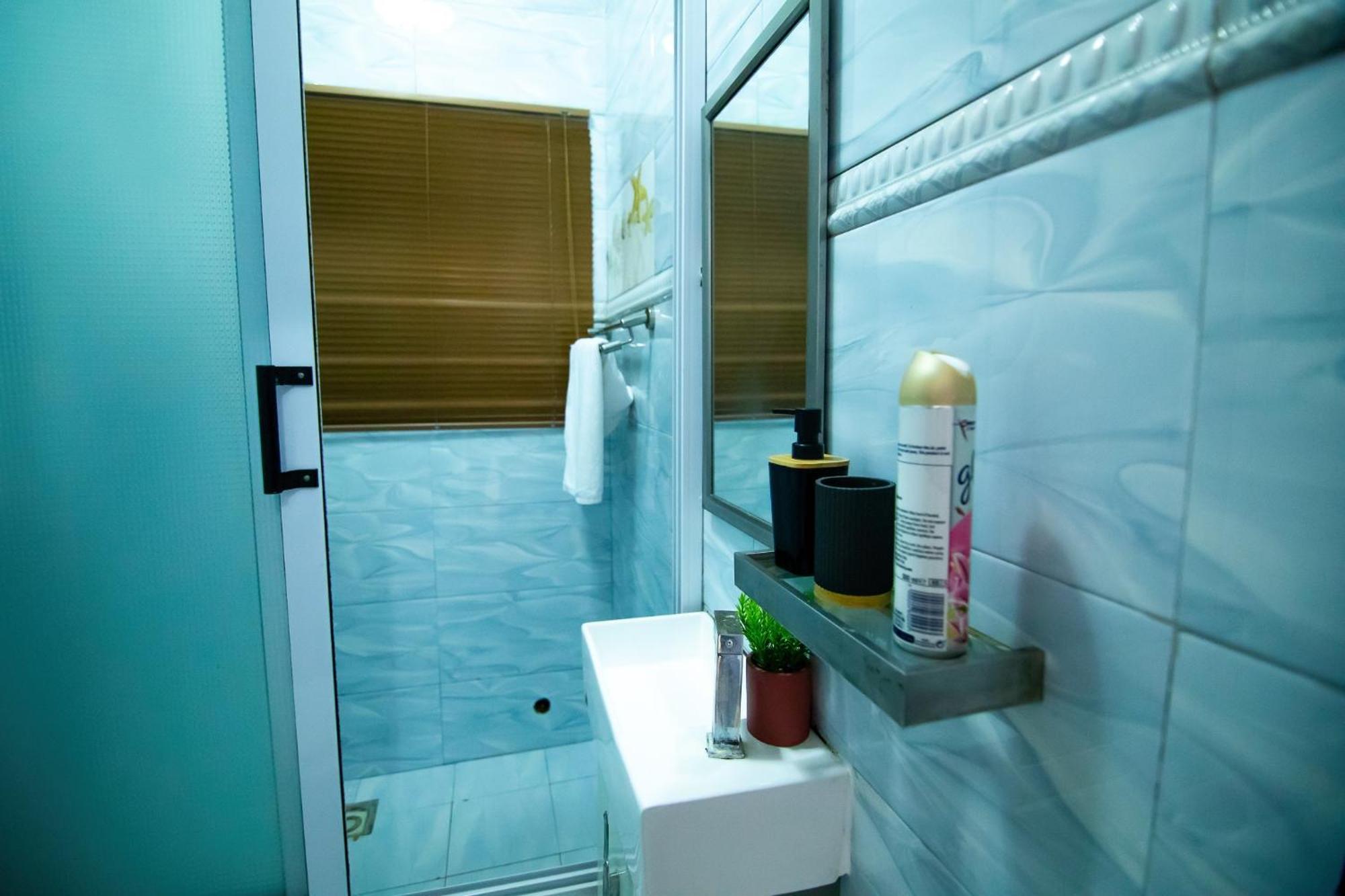 Stylish East Legon Apartment - Ac, Wi-Fi, Netflix Аккра Экстерьер фото